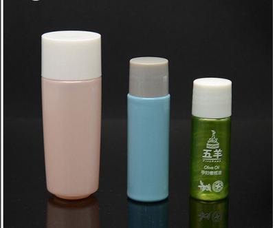 China Pink Empty Cosmetic Bottles With Pump 30ml / Plastic Lotion Containers Custom Color for sale