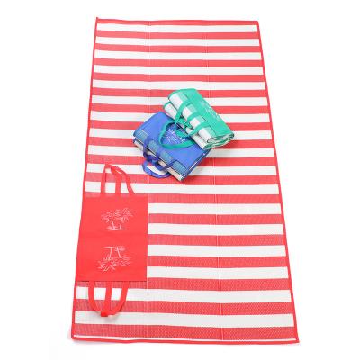 China Eco - Friendly Foldable Sand PP Free / Plastic Straw Beach Mat for sale