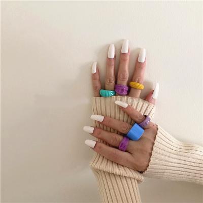 China 2022 CLASSIC Fashion Best Selling Acrylic Simple Resin Ring Acetate Colorful Ring Resin Link Ring Jewelry Wholesale for sale