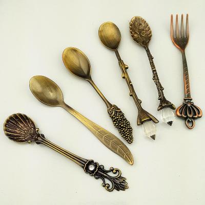 China Sustainable Souvenir Gift Set Vintage Style Metal Spoon Forks for sale