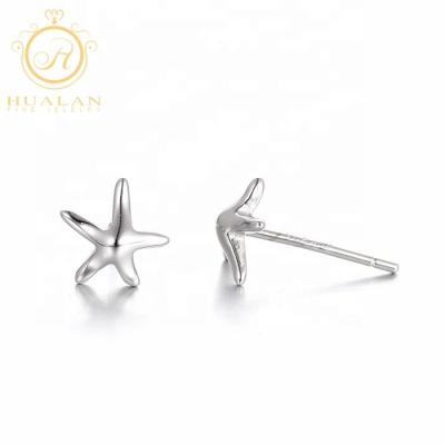 China Wholesale Custom Cheap Wholesale Gold Solid 9ct/14ct/18ct White Gold Starfish Solid White Stone Stud Earrings for sale