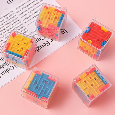 China Magnetic Mini maze ball early education puzzle maze toy for children 3D bead walking maze rotating puzzle cube for sale