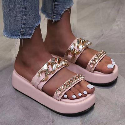 China 2021 Summer Fashion Trend Hot Sales Metal Chain Pink Red Black Thick Bottom Large Size Wedge Women Slippers Sandals for sale