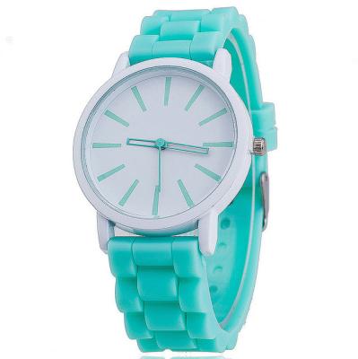 China Unisex Luxury Wrist Silicone Band Alloy Case Watch 30 Meter Waterproof for sale