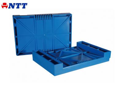 China 1 Cavity Injection Molded Parts Sprue Gate Blue Color PP Plastic Base Top for sale