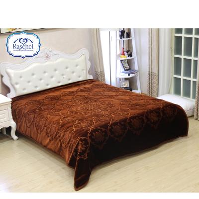 China Anti-pilling polyester 100% royal knitted 1ply embossed and slivery thick mink blanket for sale