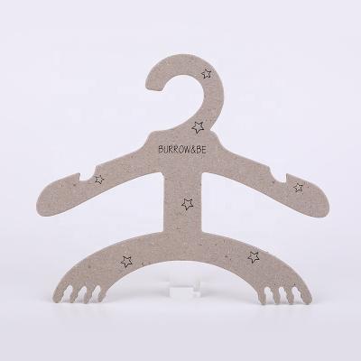 China 2022 Eco Friendly Hot Selling Recycled Cardboard Paper 2 Pieces Kids Clothes Set Hangers With Clips for sale