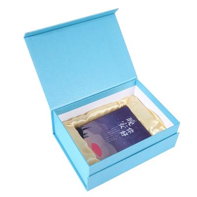 China Recycled Materials Custom Gift Box With Foam Insert Gift Box For Wedding Guests Gift Box Luxury Clothes for sale