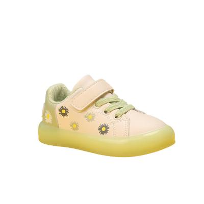 China New Style Kids Breathable Board Shoes Casual Soft Bottom Breathable Sports Sneakers for sale