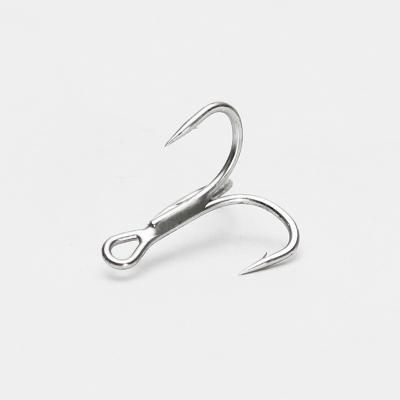 China TIANRUN 50pcs 3X Carbon Steel Strong Short Concentration Barbed Treble Hooks With Interesting Price Three Hook for sale