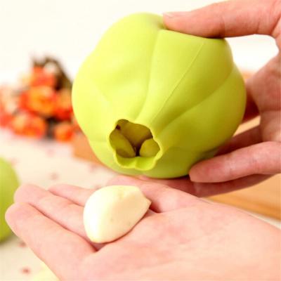 China Stocked Barker Kitchen Accessories Diningroom Silicone Garlic Peeler Fruit Vegetable Tools Kitchen Creative Instrument for sale