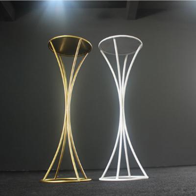 China New Classic/Postmodern 70CM/50CM Flower Vases Gold White Flower Stands Metal Road Lead Wedding Centerpiece Flowers Rack For Event Party Decoration for sale