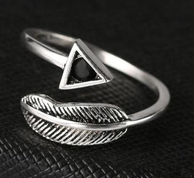 China Retro Fashionable Punk Ring 925 Sterling Silver Open Style Triangle Feather Ring for sale