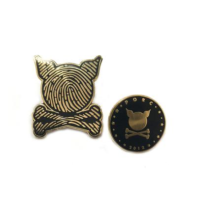 China Custom Golden Plating Hard Enamel Lapel Pins Of Combination Cat Enamel Pin Badge for sale