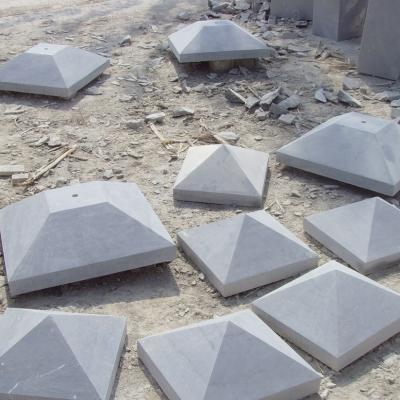 China Traditional Bluestone Pillar Pillar Caps Blue Limestone Corners Caps Pillar Capping Tops for sale