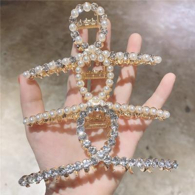 China Women Girl Daliy Life Hair Accessories New Elegant Big Pearl Crab Hair Claw Women Girl Large Size Rhinestone Metal Hair Clips Fashion Ladies Barrettes Hair Accessories for sale