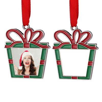 China Present Pattern Metal Personalized Crate Christmas Tree Ornament Sublimation Gift Box Christmas Ornament for sale