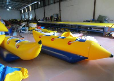 Cina Gonfiabile Acqua Banana Boat Towables per parco acquatico Piccolo Blow Up Banana Boat Water Toy per bambini in vendita