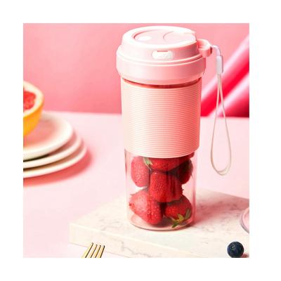 China Safe and Convenient Home Portable Electric Milk Blender Bottle Mini Single Electric Fruit Juicer for sale