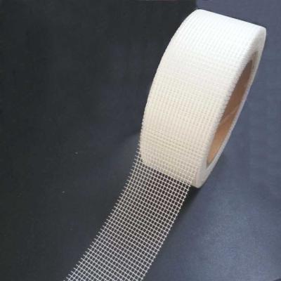 China 8x8 55g/M2 50mm Width Fiberglass Self Adhesive Tape Smoothness for sale