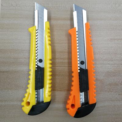 China Slide Open 18mm High Carbon Steel Sliding Blade Knife PVC Handle Automatic Retractable Utility Knife Folding Suitable for Art Crafts Hand Tools for sale