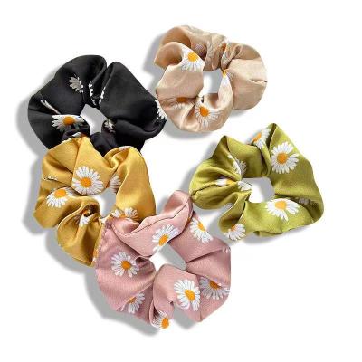 China Beautiful 2021 Hot Selling Cute Retro Summer Hair Tie Daisy Satin Hair Band Girls and Women Hair Scrunchies for sale