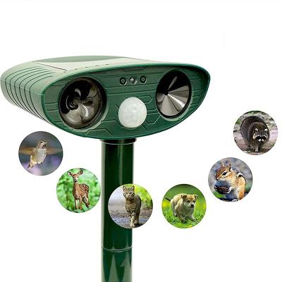 China Viable Ultrasonic Animal Pest Repellent With Motion Sensor Pest Reflector And Outdoor Solar Powered Animal Scarer Waterproof Repellent for sale