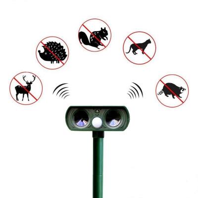 China Viable Outdoor Solar Powered Dog Cat Pig Repellent Ultrasonic Animal Pest Wild Animals Solar Powered Reflector for sale