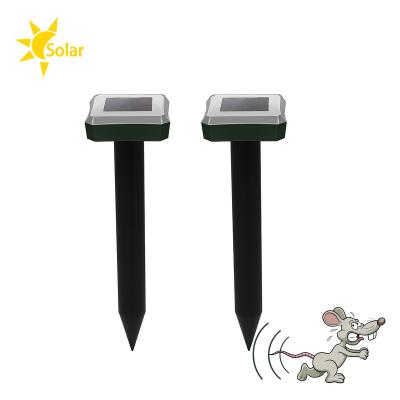 China Viable Solar Powered Ultrasonic Animal Repellent Rodent Reflector Pest Control Vibration Snake Mole Animal Repeller for sale