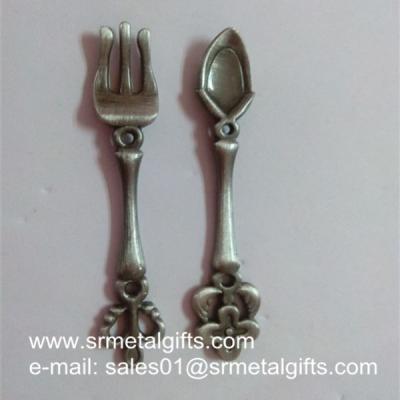 China Antique Pewter Memorabilia Spoons, Relief Designed Vintage Souvenir Spoons for sale