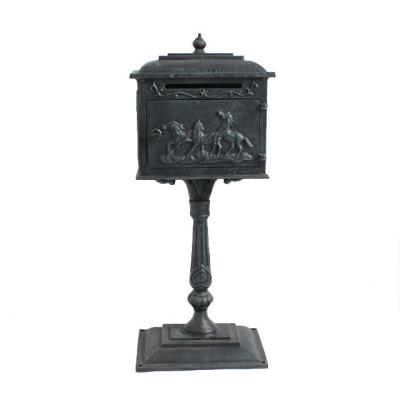 China Eco-friendy Three Horse Running Outdoor Standing Mailbox For Garden Decoration for sale