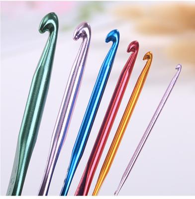 China Household Sundries 12 Sizes Multi Color Diy Thread Knitting Needlework Tools Aluminum Crochet Hook Set Sweater Accessory Scarf for sale