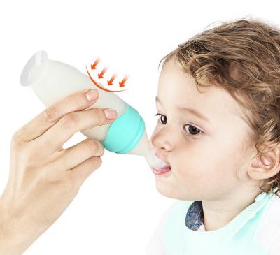 China BPA free 2021 hot sale baby spot tool 90ml baby bottle feeding bottles spoon integrated momeasy baby for sale