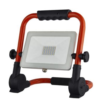 China Portable ip65 approval slim 10W waterproof outdoor foldable 20W 50w TUV GS rechargeable led flood light lamp for sale