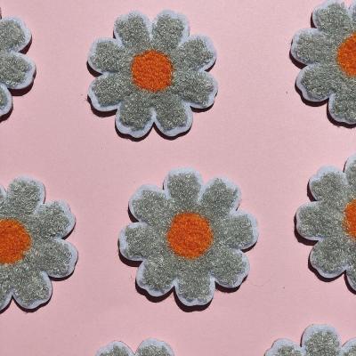 China Sustainable Daisy Patch Sew Iron On Custom Chenille Patch For Hip Hop Back Of Clothes for sale