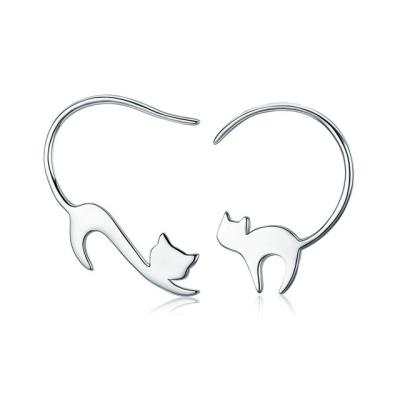 China La plata esterlina del pequeño gato medio dormido lindo cuelga los pendientes, pendientes de plata para mujer animales en venta