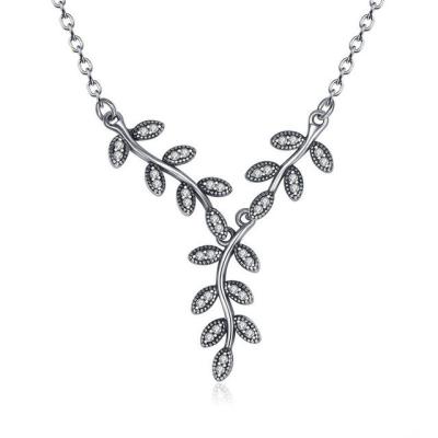 China Women 925 Sterling Silver Necklace Chain with Sparkling Leaves Long Pendant for sale