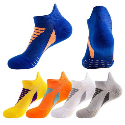 China High Quality Wholesales Athletic Padded Non Slip Custom Logo Anti Slip Towel Bottom Sports Socks Soccer Football Socks For Men for sale