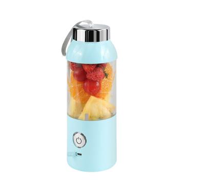 China 2021 Car Personal Size Smoothie Mini Hand Portable USB Rechargeable Blender for sale