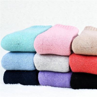 China Women Woolen Socks Winter Sporty Fashion Knit Thick Warm Crew Socks Ladies Socks for sale