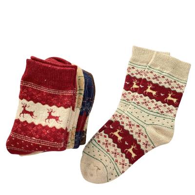 China Breathable men and women red spring, summer, autumn and winter cotton festival socks for sale