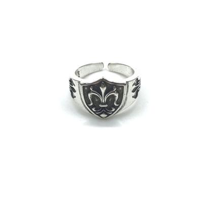 China Vintage Religious Ring Index Finger Hippie Overstated Roman Crusader Shield Rock Style Ring Man for sale