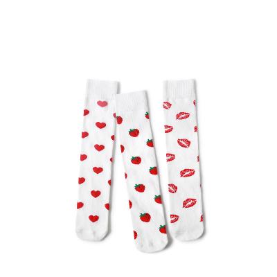 China 2021 New Arrivals Winter Baby Red White Knee High Knee High Strawberry Lip Printing King Children Anti-slip Socks for sale