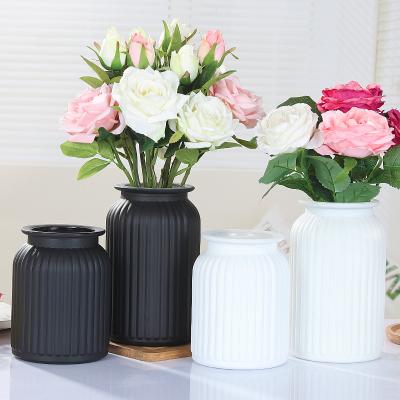 China European style YouCheng hot sale round 500ml 1000ml stripe frosted black white glass vase for home decoration for sale