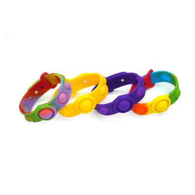 China Hot Selling Sensory Relaxation Amazon Children Wristband Silicone Autism Wiggle Toys Wiggle Wristband for sale