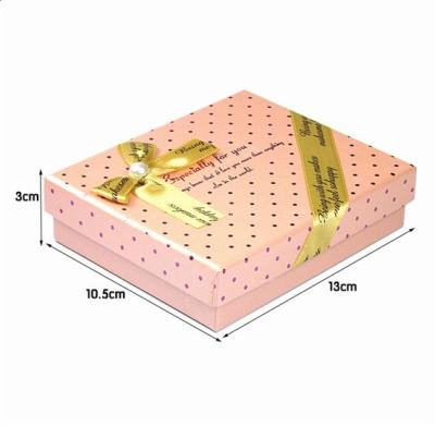 Cina Contenitori di carta stampati abitudine rosa di gioielli del cartone del regalo 60*60*50mm in vendita