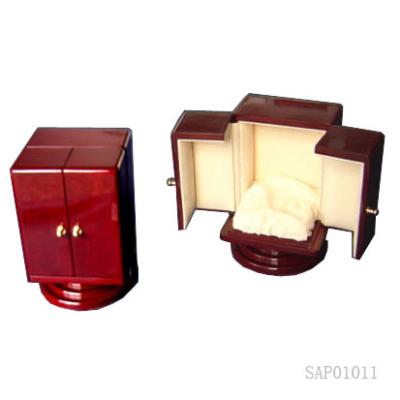 China Burgundy Personalized Wooden Jewelry Box For Perfume Gift Packaging for sale