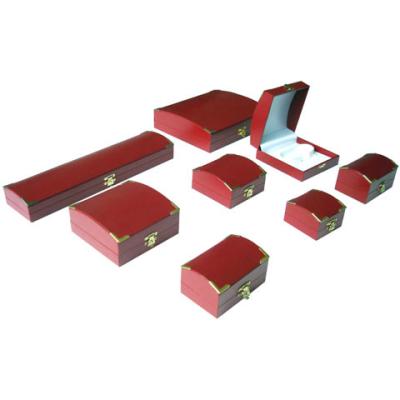 China Red Small Empty Gift Leather Jewelry Box For Necklace And Earrings for sale