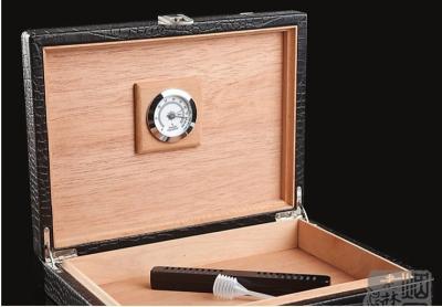 China Black Luxury Spain Wooden Cigar Gift Box / Engraved Cigar Humidor for sale