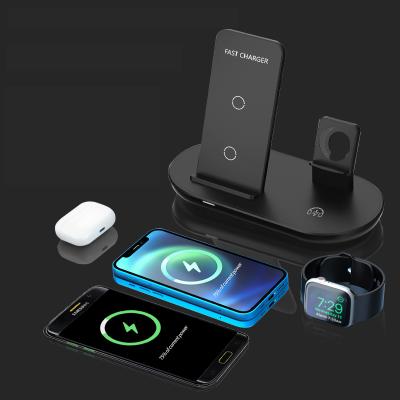 China UniversalÂ   Trend 2021 New Products New Arrivals Qi Wireless Desktop Charger 15w Fast Wireless Charger 3 in 1 for sale